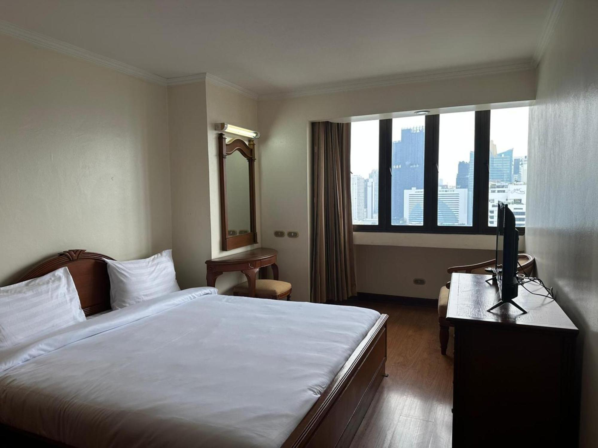 Omni Tower Sukhumvit Soi 4 Direct Apartment Банкок Екстериор снимка