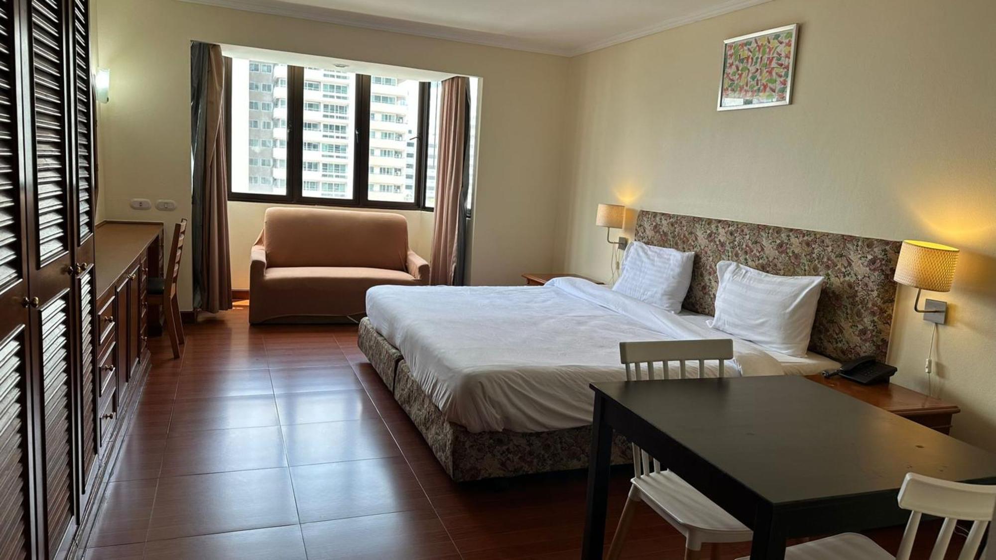 Omni Tower Sukhumvit Soi 4 Direct Apartment Банкок Екстериор снимка