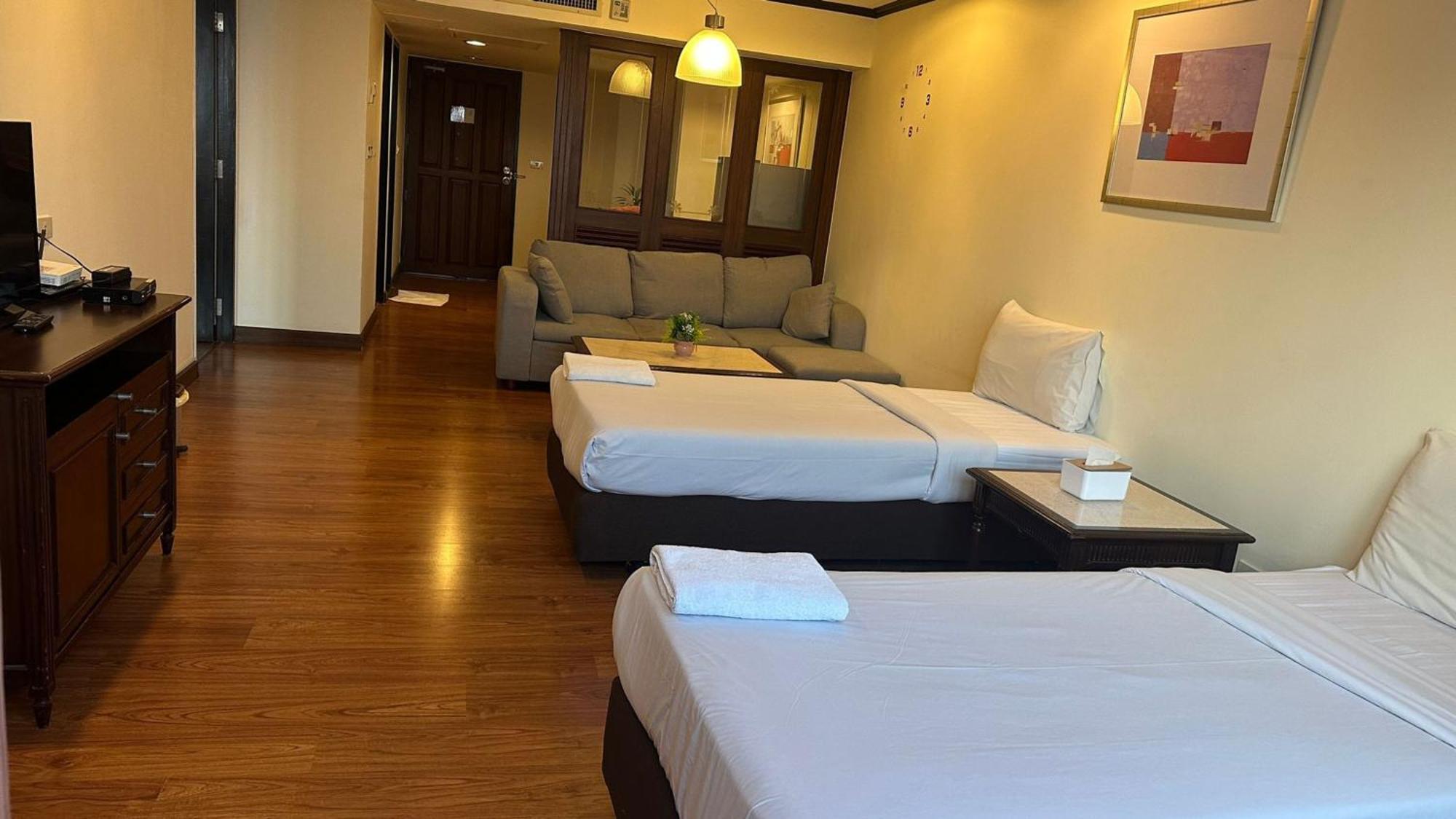 Omni Tower Sukhumvit Soi 4 Direct Apartment Банкок Екстериор снимка