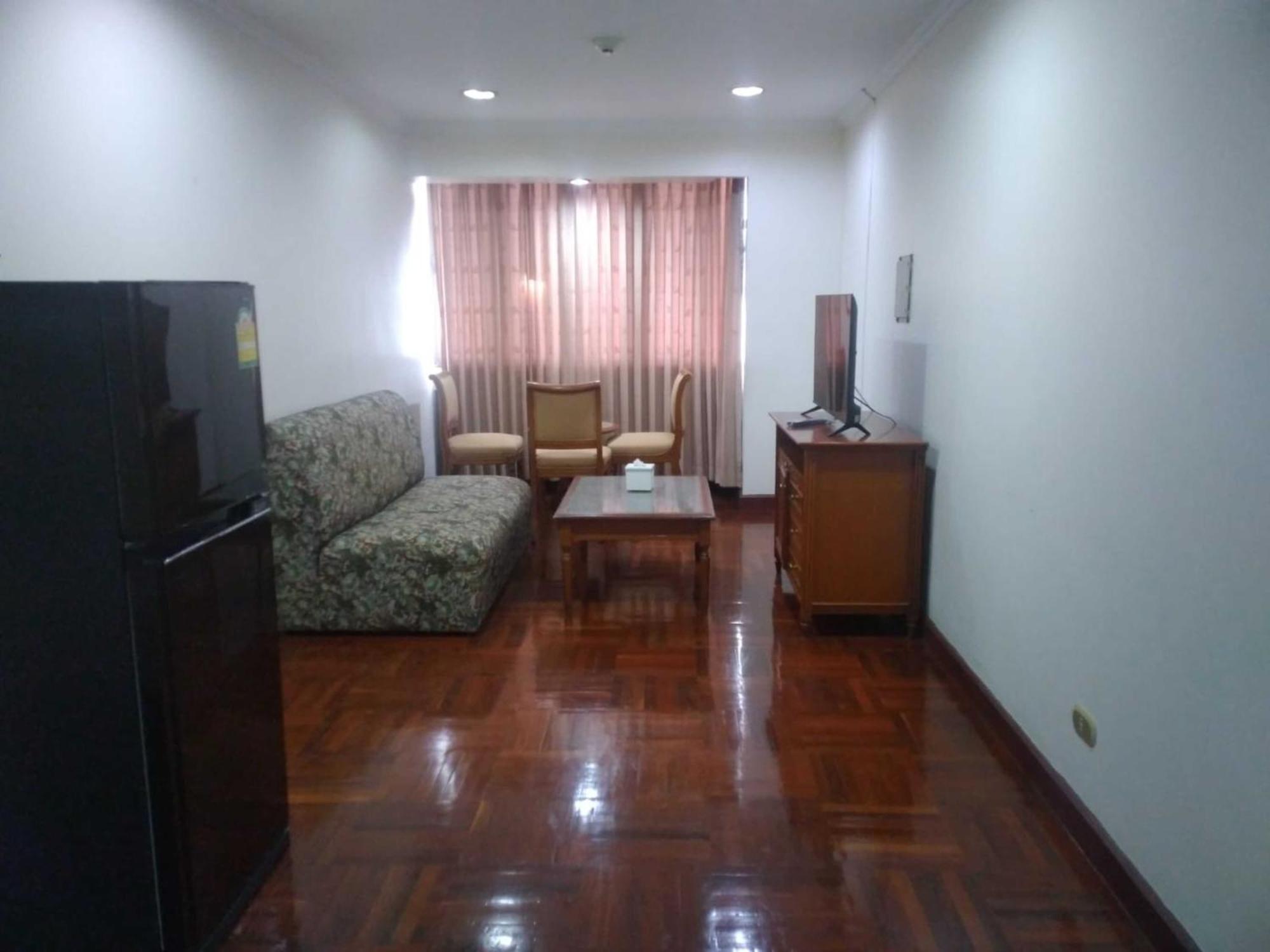 Omni Tower Sukhumvit Soi 4 Direct Apartment Банкок Екстериор снимка