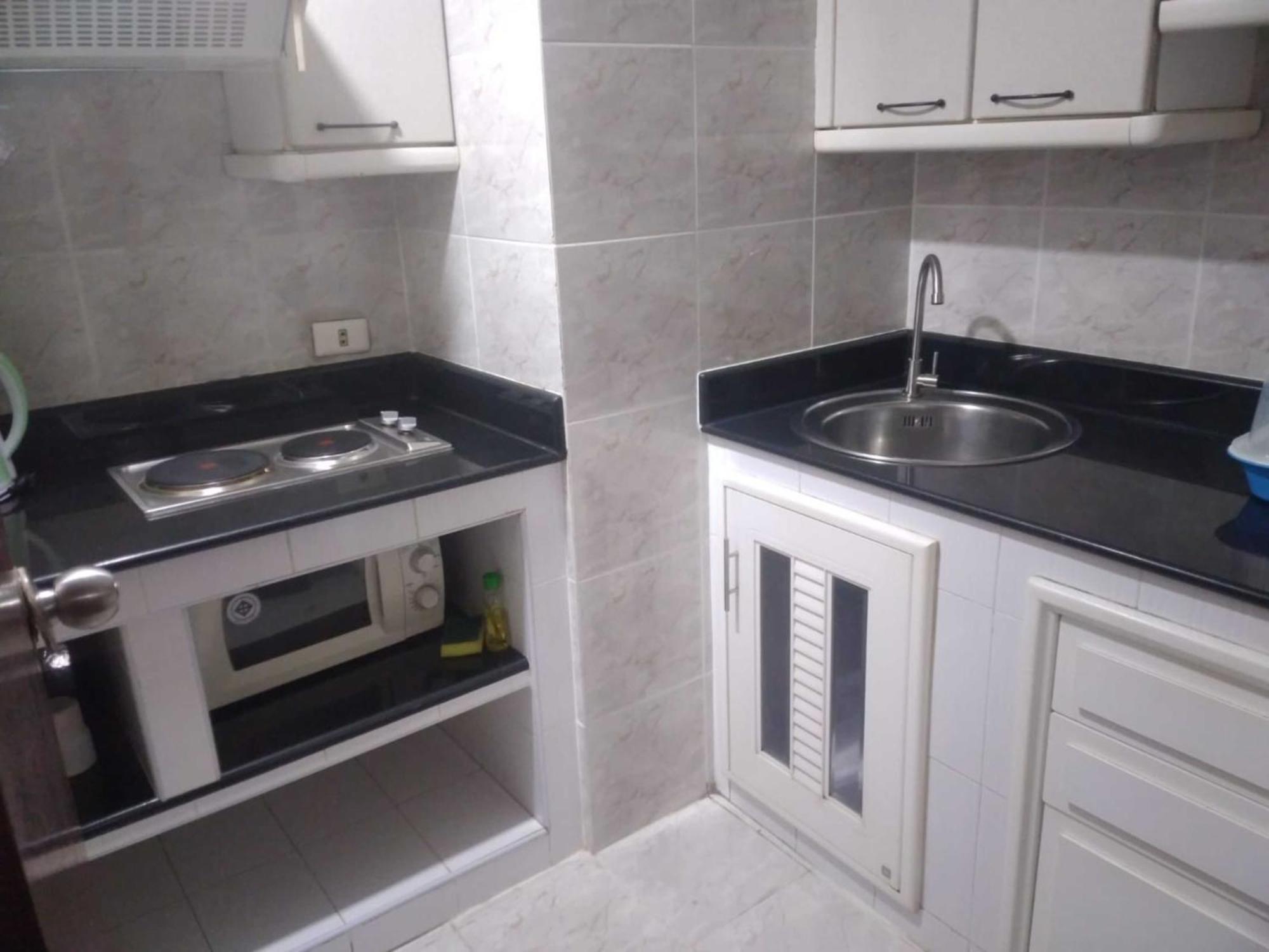 Omni Tower Sukhumvit Soi 4 Direct Apartment Банкок Екстериор снимка