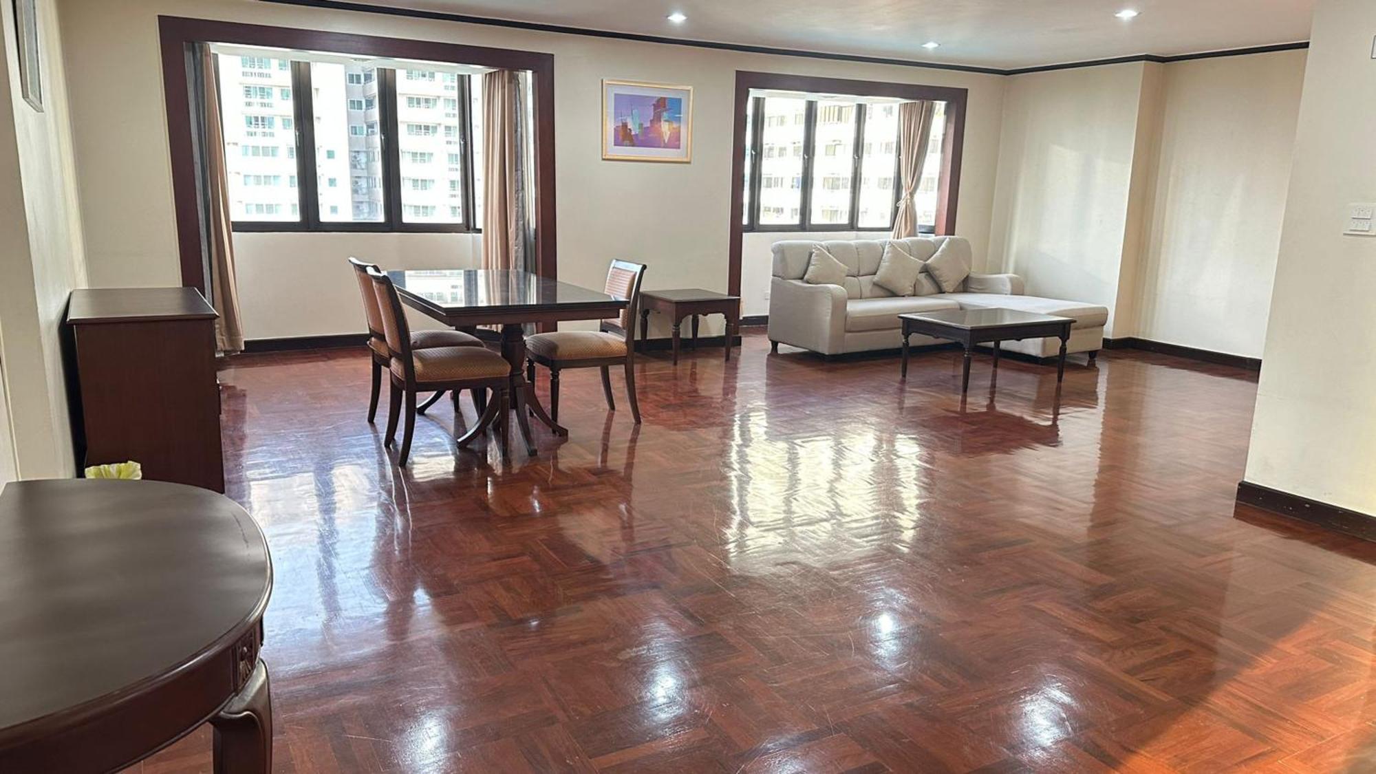 Omni Tower Sukhumvit Soi 4 Direct Apartment Банкок Екстериор снимка