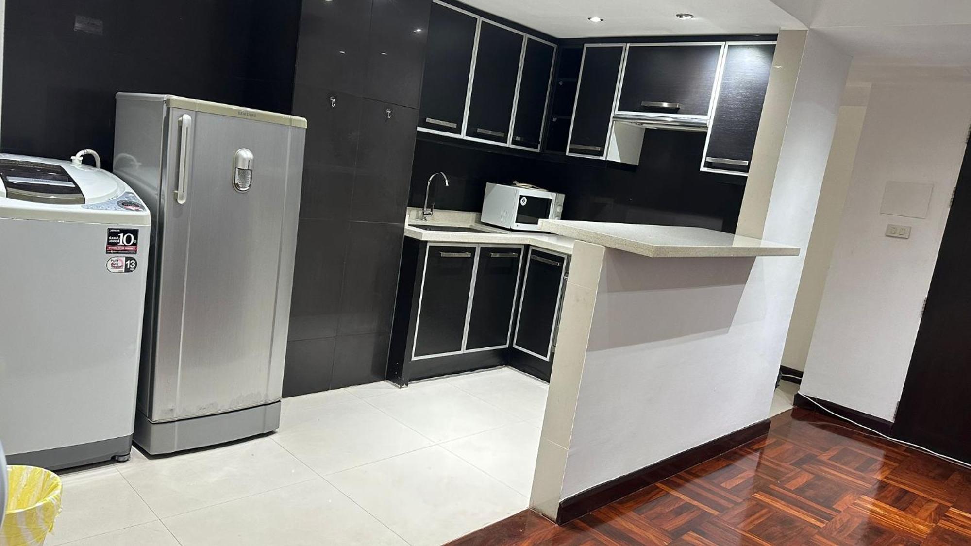 Omni Tower Sukhumvit Soi 4 Direct Apartment Банкок Екстериор снимка