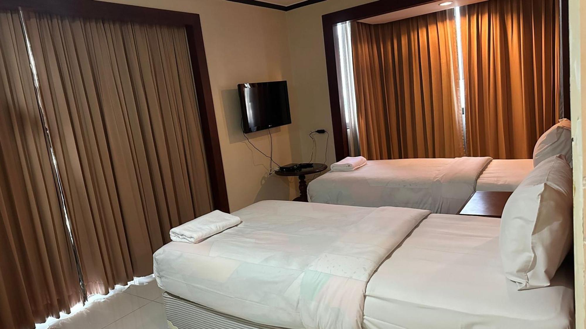 Omni Tower Sukhumvit Soi 4 Direct Apartment Банкок Екстериор снимка