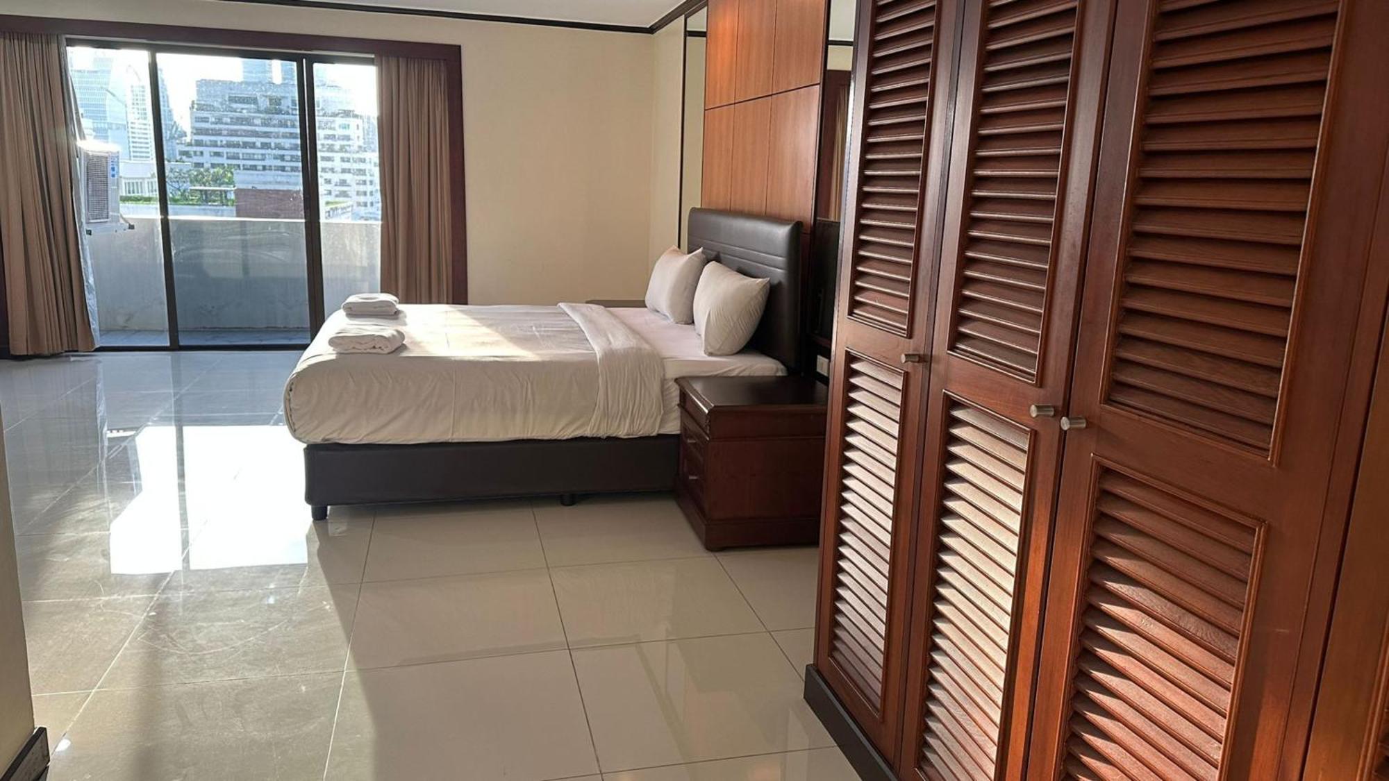 Omni Tower Sukhumvit Soi 4 Direct Apartment Банкок Екстериор снимка