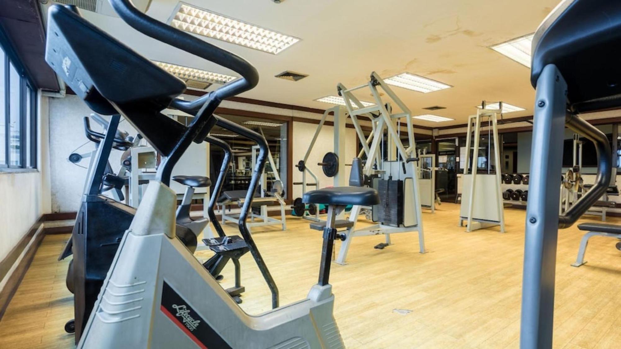 Omni Tower Sukhumvit Soi 4 Direct Apartment Банкок Екстериор снимка