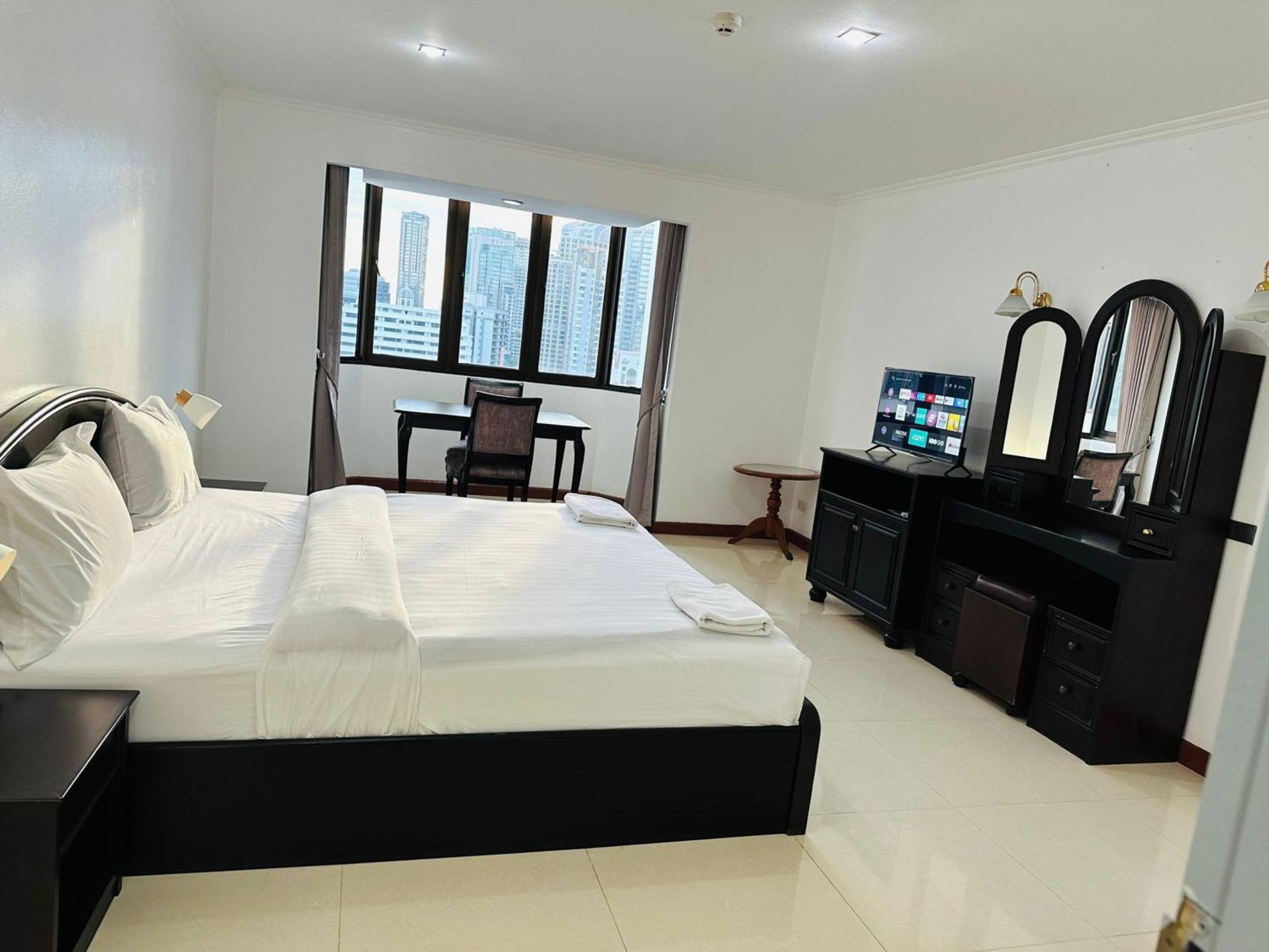 Omni Tower Sukhumvit Soi 4 Direct Apartment Банкок Екстериор снимка